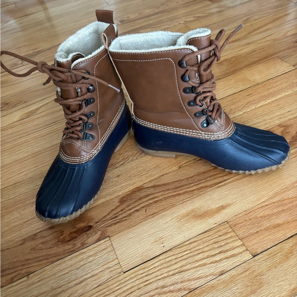 ESPRIT Duck Boots Size 6
